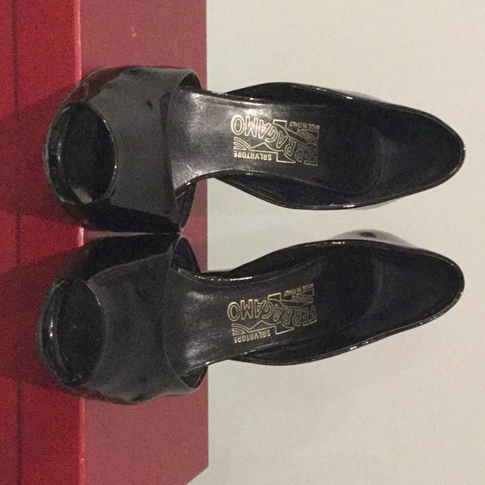 Ferragamo open toe black patent pumps size 7.5 - Picture 7 of 9